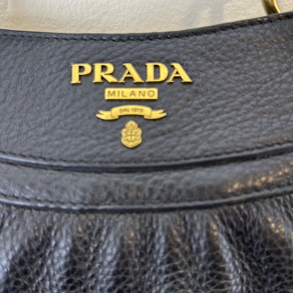 Vintage leather Black Prada large shoulder bag with Prada charms, never used - Picture 3 of 10